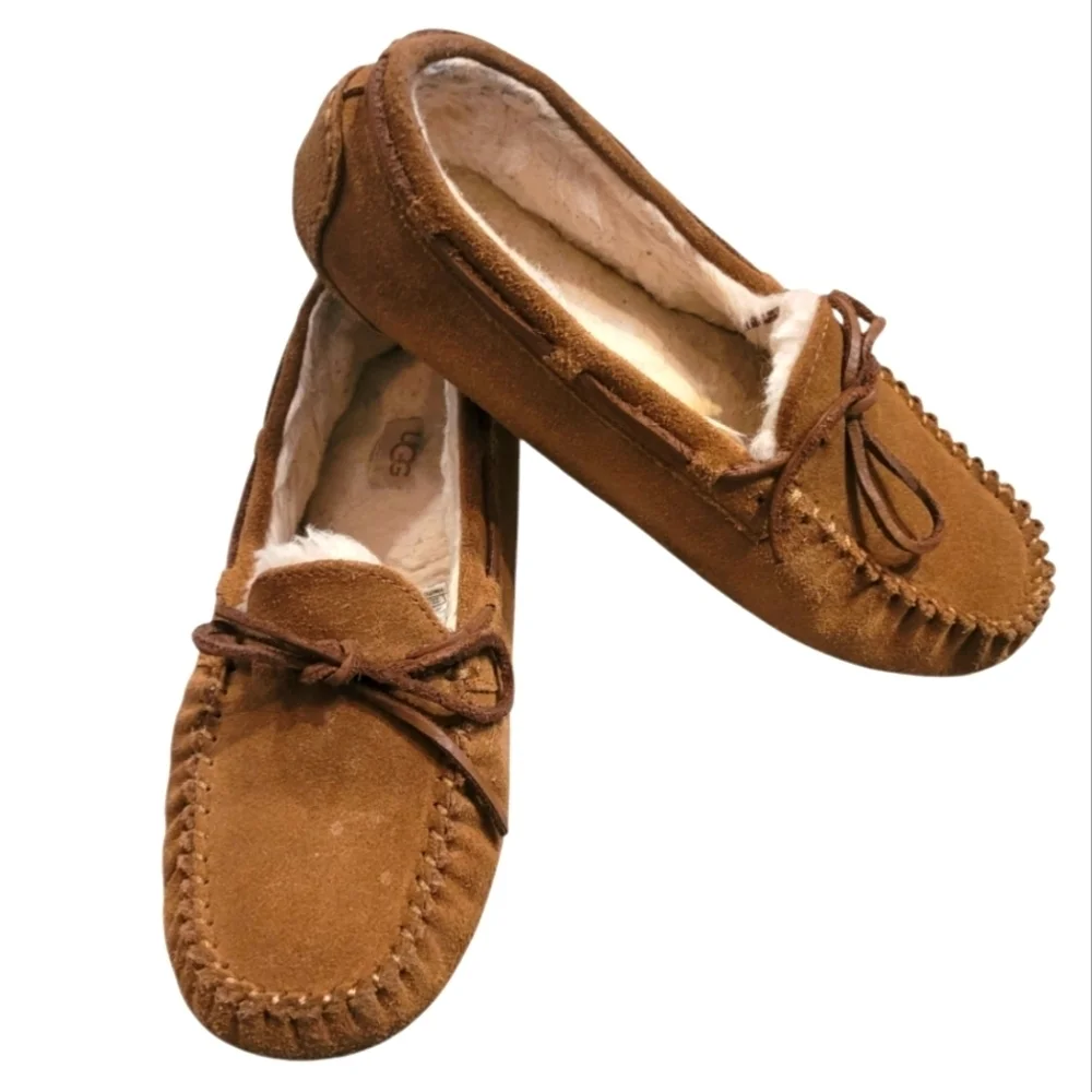 UGG Dakota slippers Girls size 4 chestnut brown water resistant suede comfy cozy